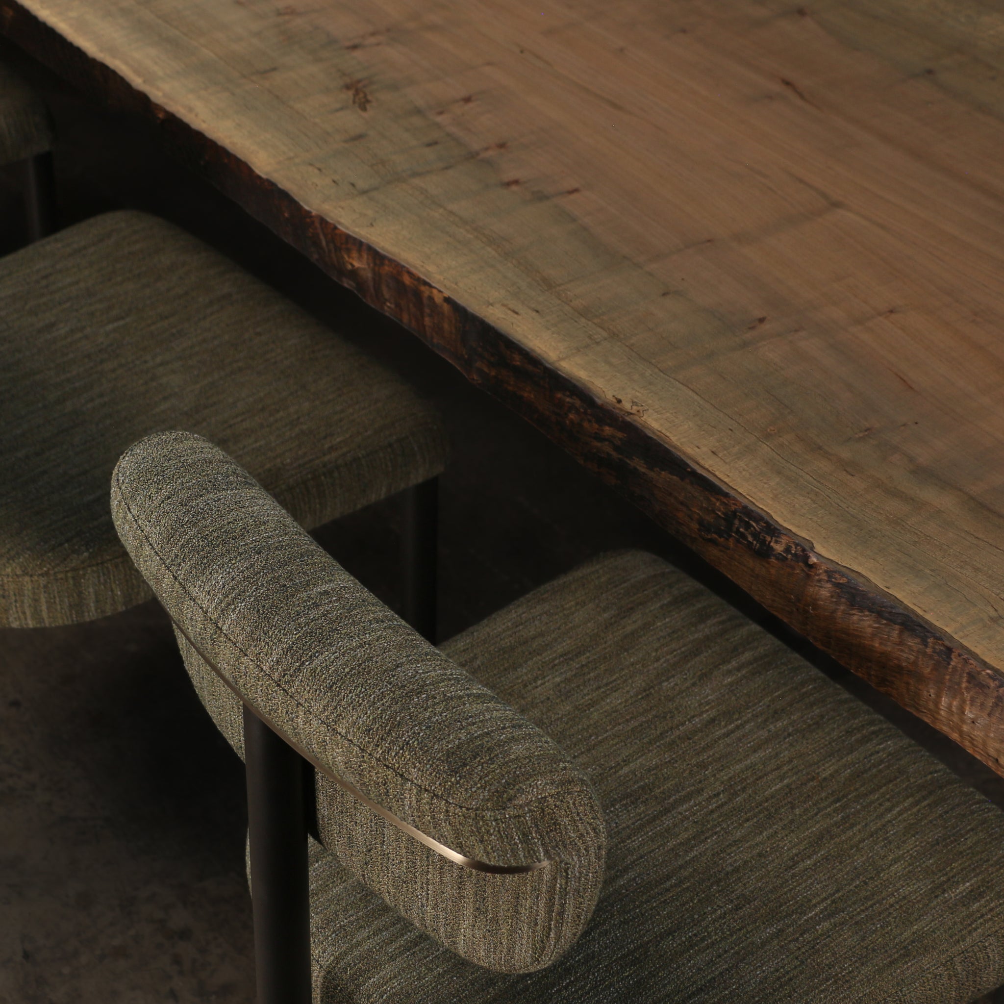 Bedford Dining Table