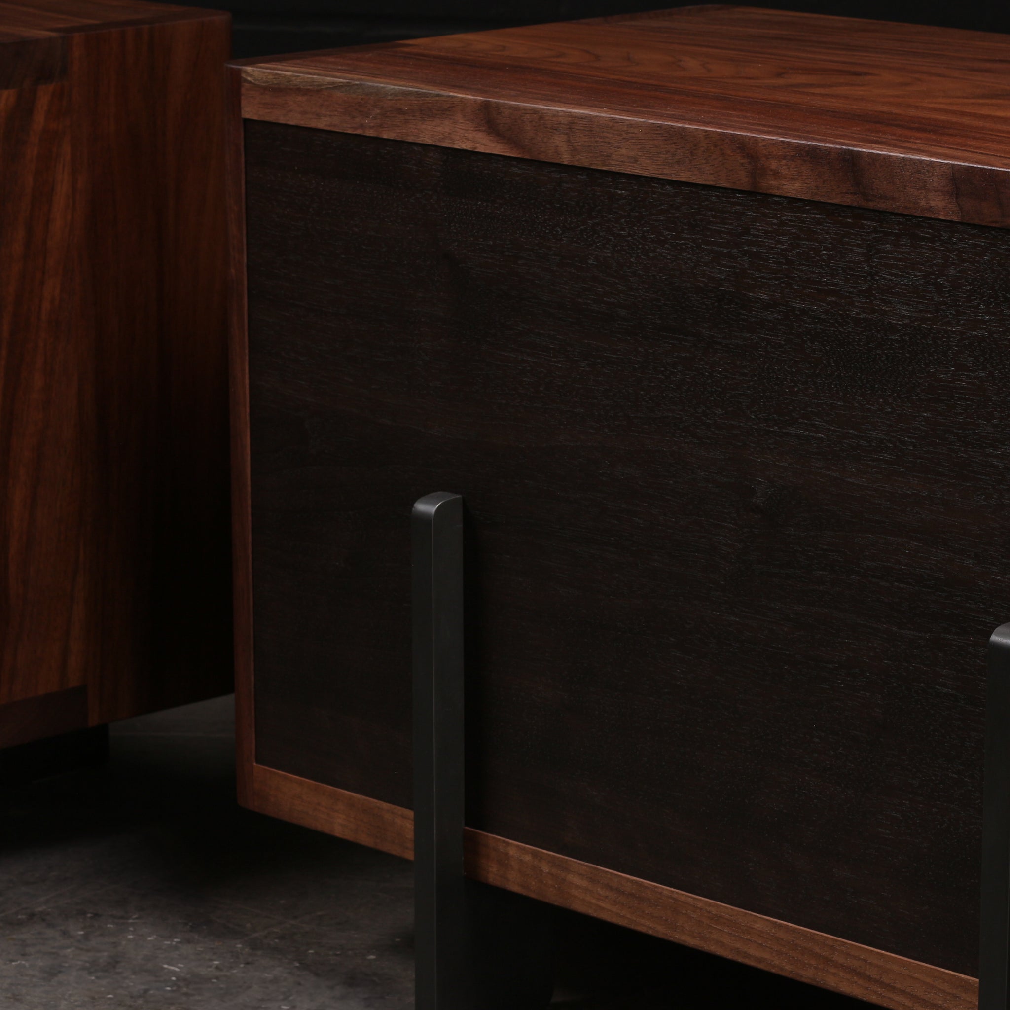Dreyfus Nightstand (36L)